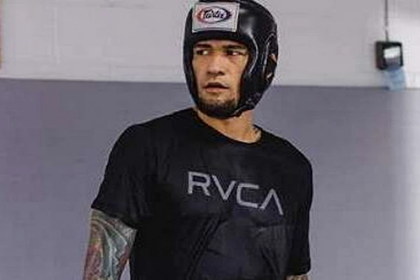 Допинг-офицеры застали бойца UFC во время секса